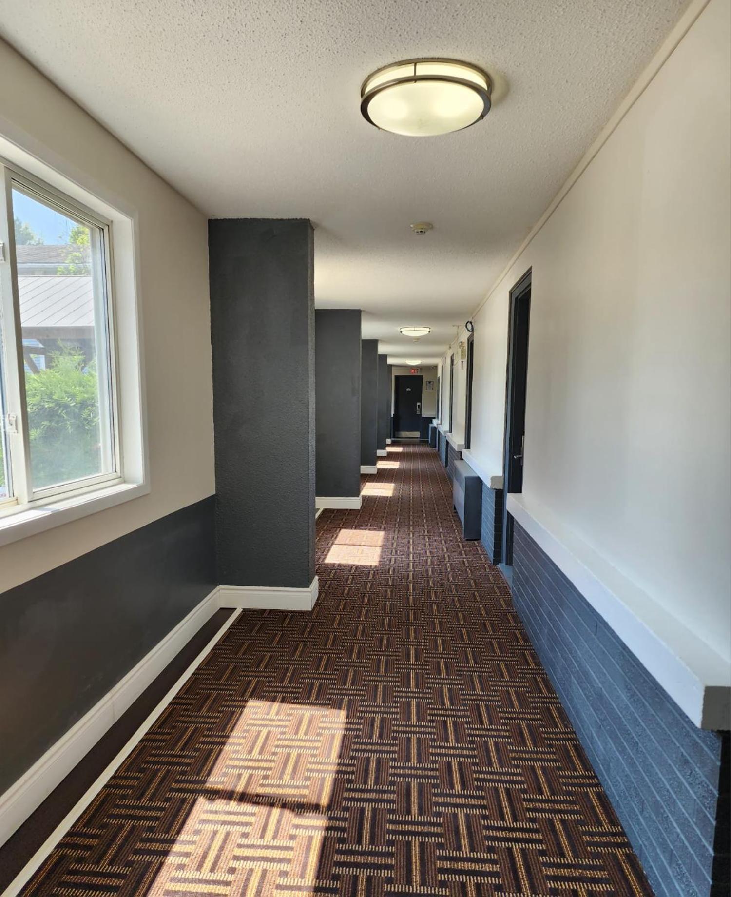 Super 8 By Wyndham Pembroke Hotell Exteriör bild
